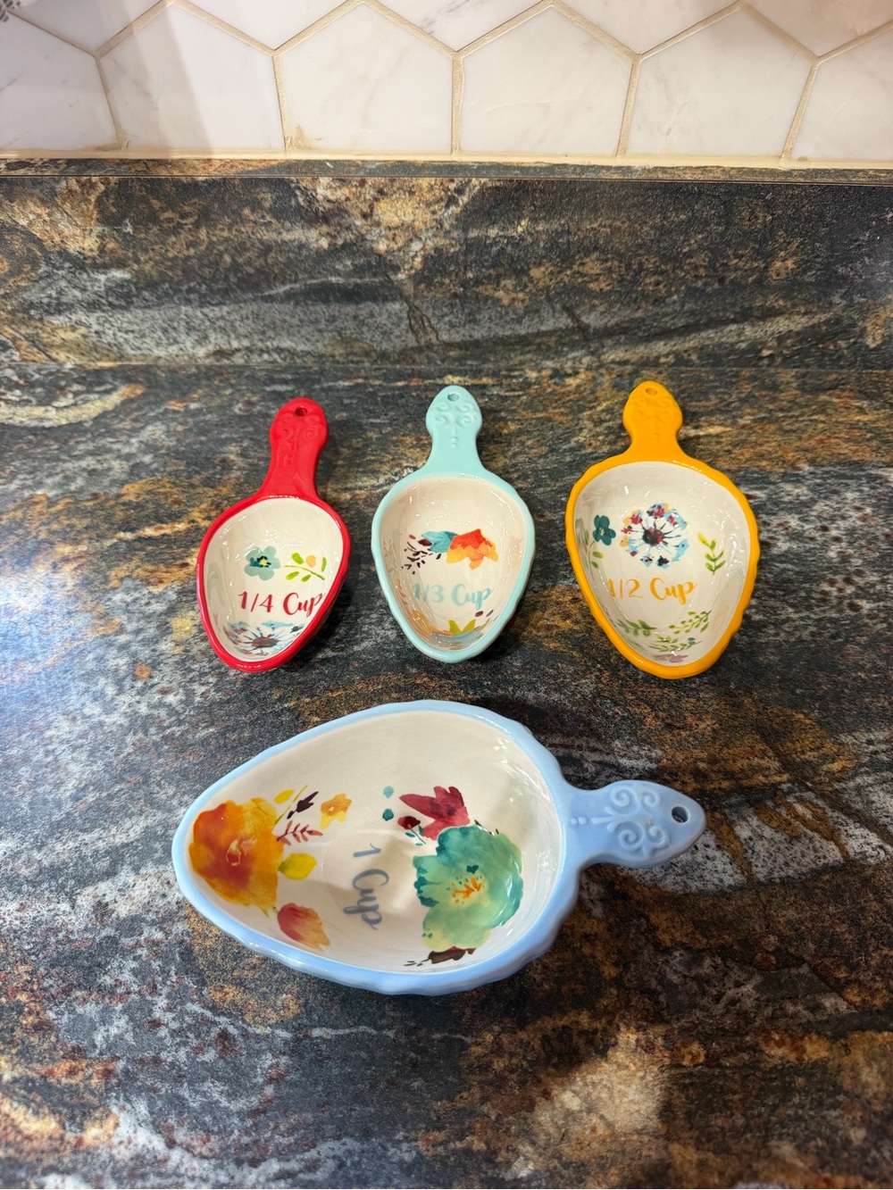 The Pioneer Woman Ceramic Floral Measuring Scoop Set